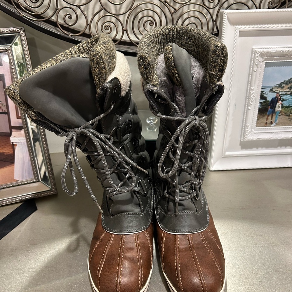 3M Thinsulate Gray and Tan Winter Boots NWOB